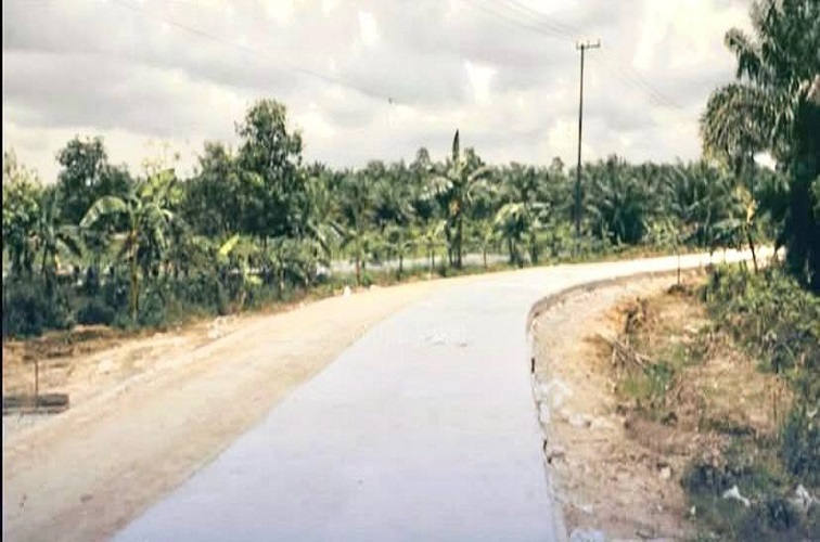 Jalan beton rigid Program Bang Andra membelah perbukitan pelosok desa di Lebak Banten
